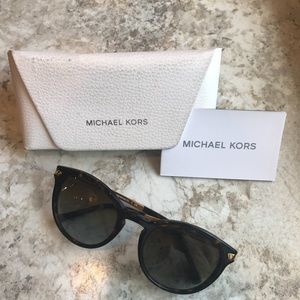 Michael Kors Tortoiseshell Sunglasses 🕶